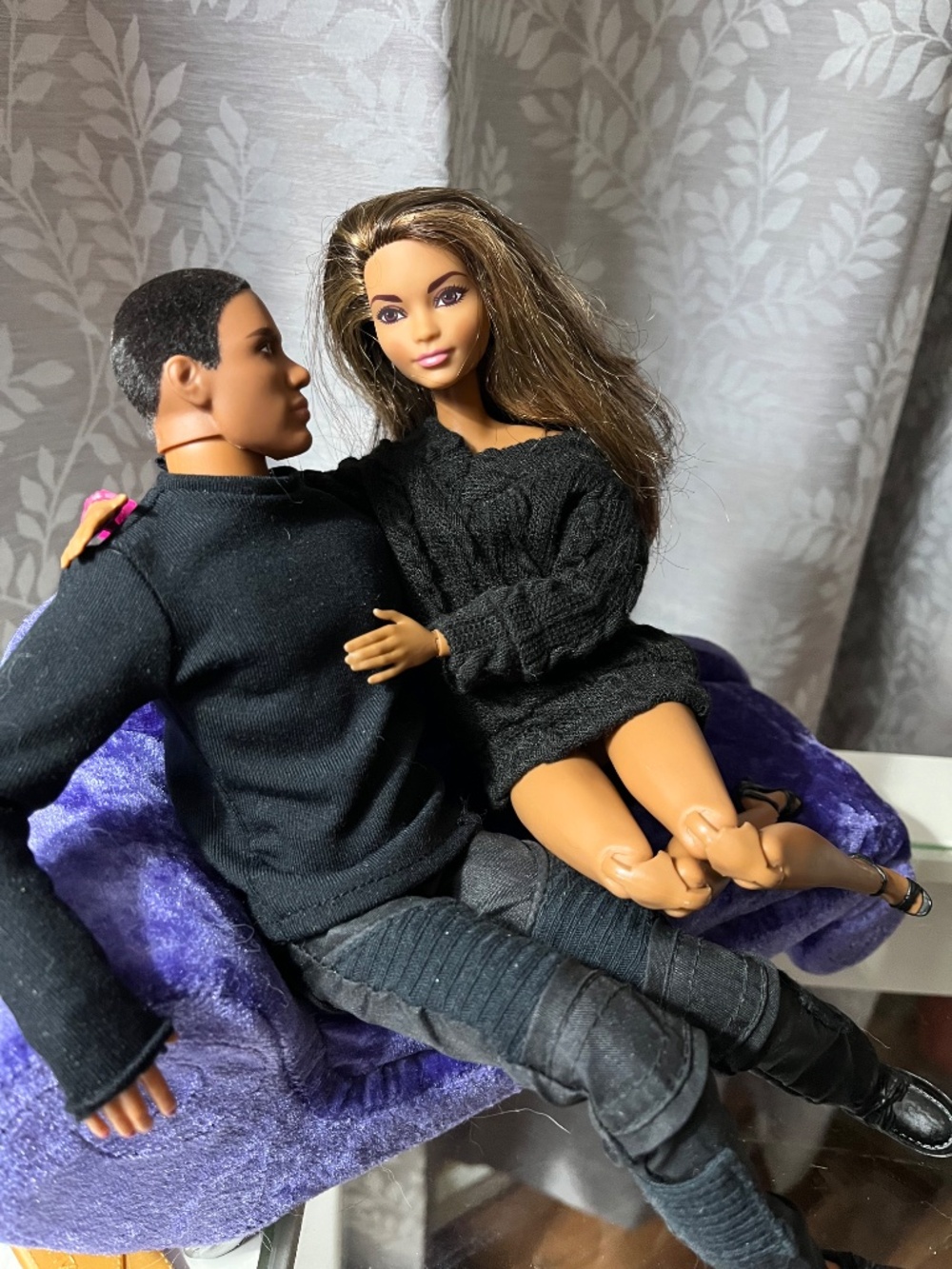 Barbie 2017 Made to Move - Skateboarder Barbie Doll - Picture 9 of 10